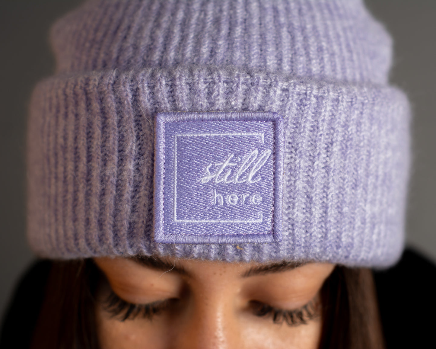 Beanie "still here" lavender soft rib