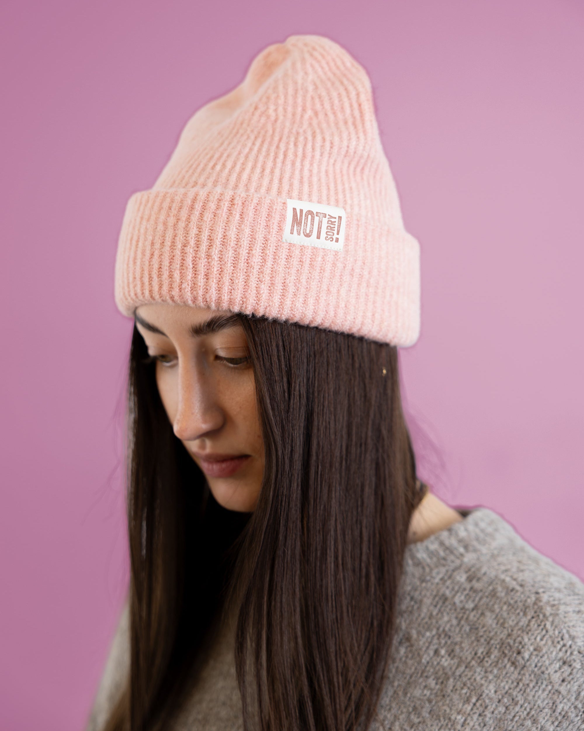 Beanie "NOT Sorry!" mit Label soft-rib