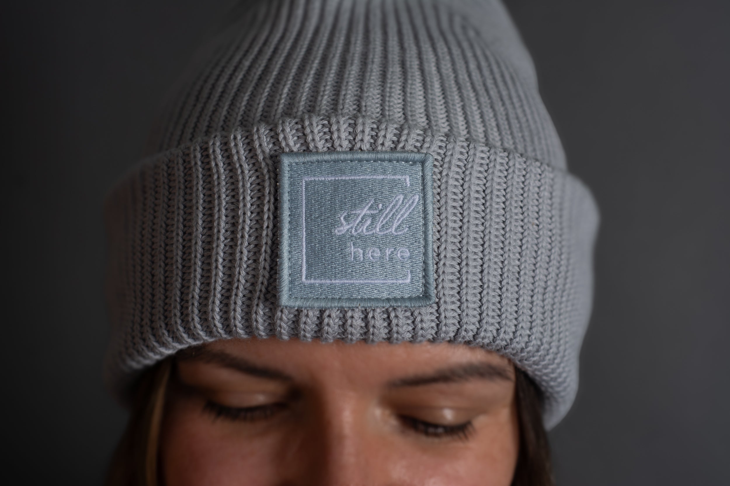 Beanie "still here" grey heavy rib